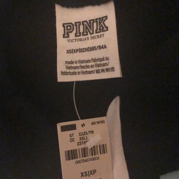 Victoria’s Secret PINK long sleeve crop with hood - Picture 2 of 4
